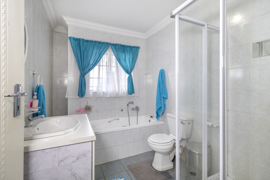 6 Bedroom Property for Sale in Melodie North West